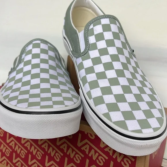 Vans Men’s Classic Slip-On Color Theory Checkerboard
VN000BVZCJL
Sneakers - Picture 11 of 16
